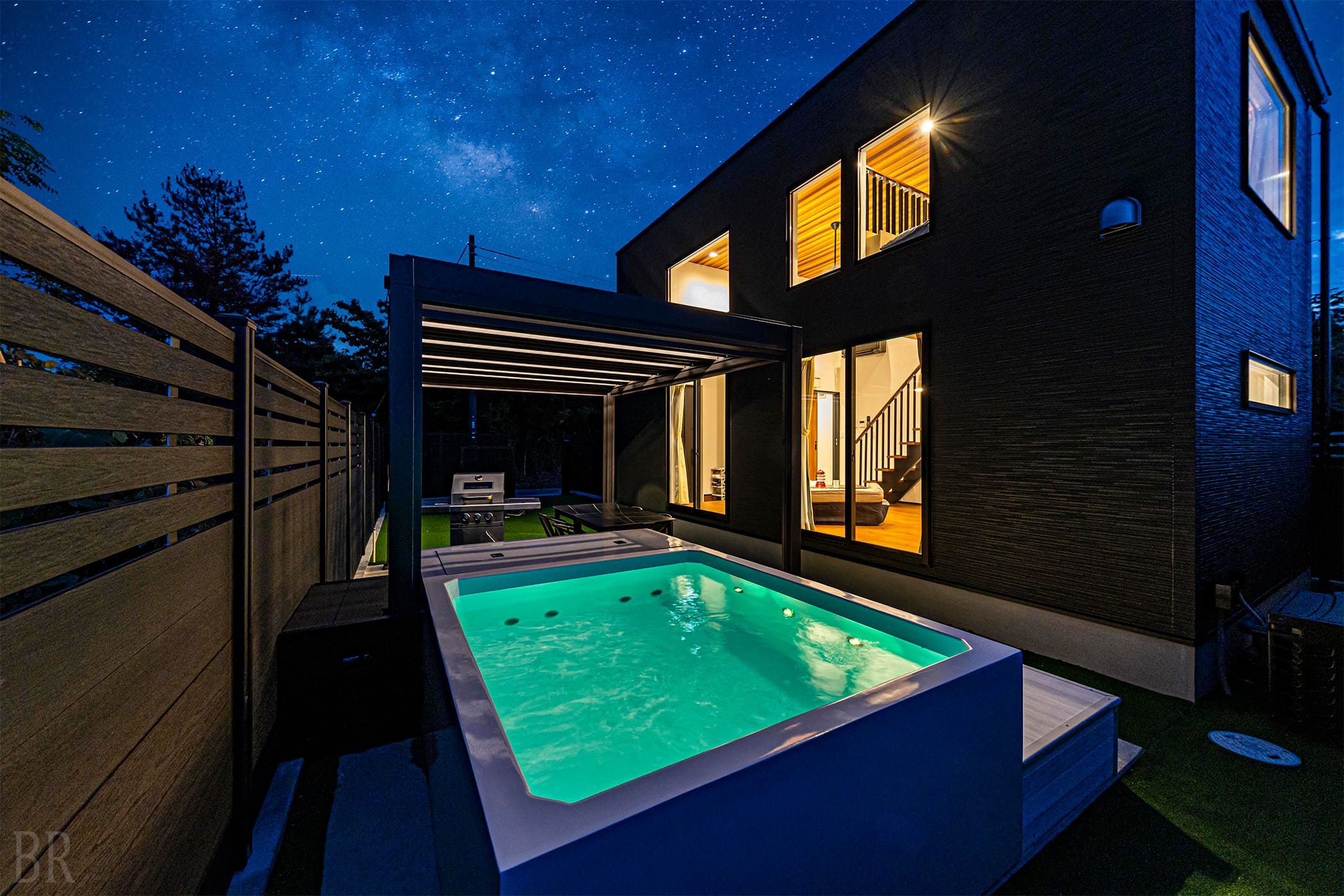 Galaxy Stardust Villa